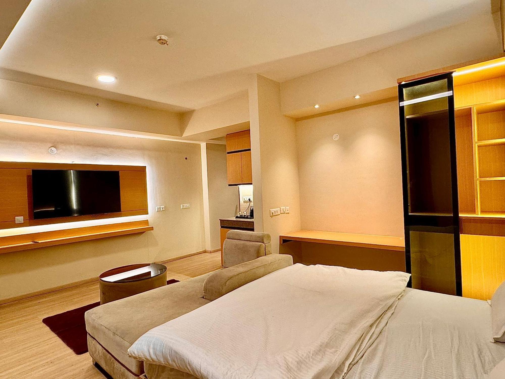 Apartment Armeria Dlf My Pad