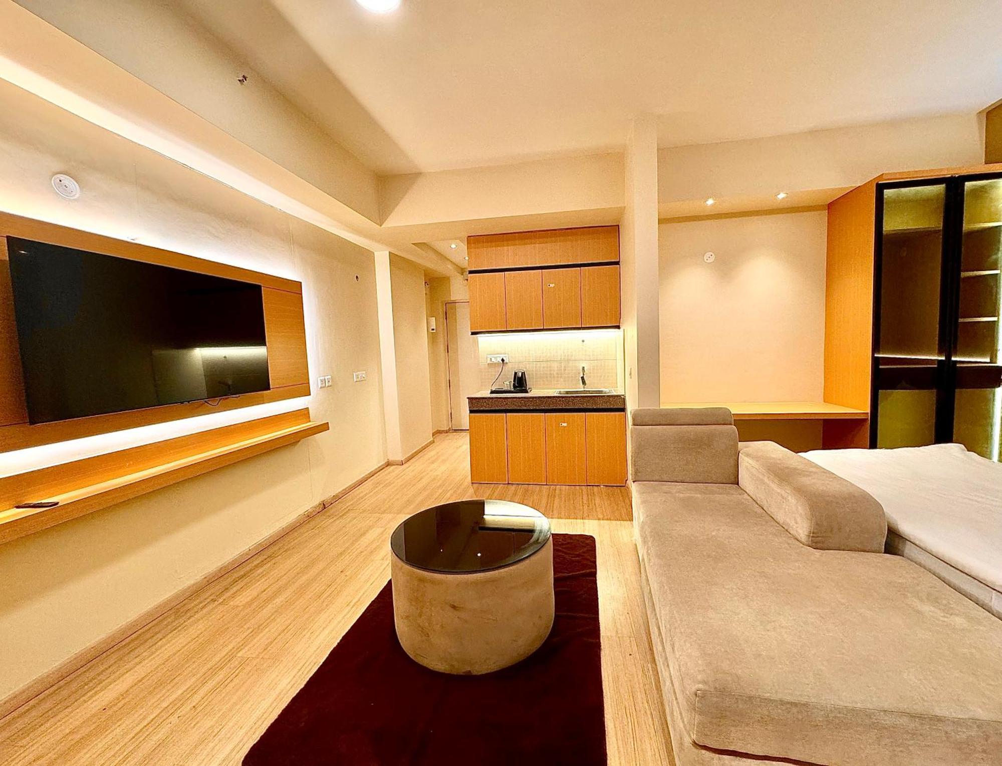 Armeria Dlf My Pad * Lucknow